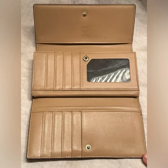 MCM Black Wallet/Unbranded Chain Can Be used as Wallet/Crossbody/Over Shoulder - Picture 7 of 16